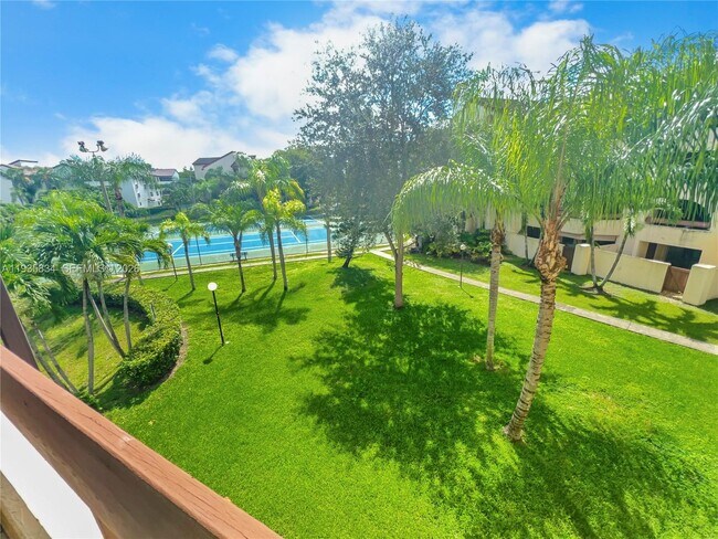 Building Photo - 9255 SW 125th Ave