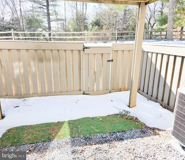 Building Photo - 20559 Strath Haven Dr