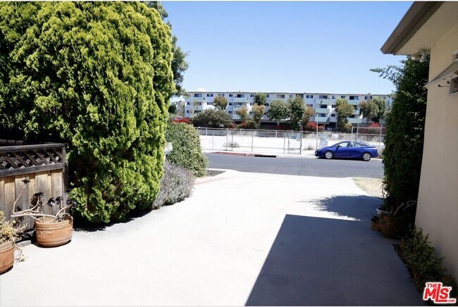 Building Photo - 12213 Culver Dr