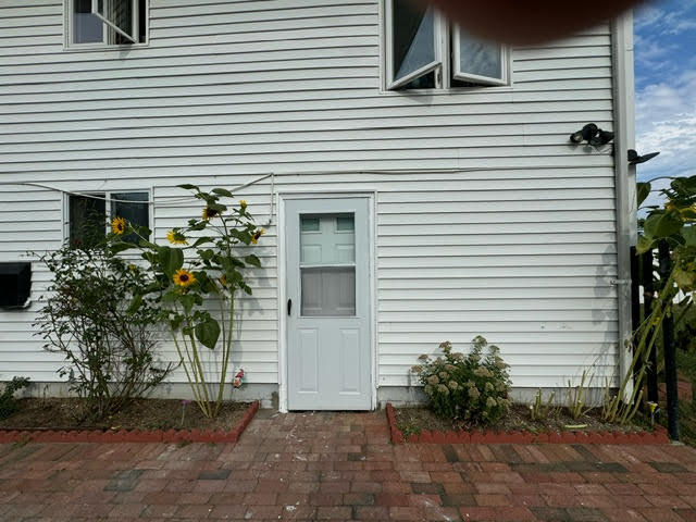 Building Photo - 145 Volta St