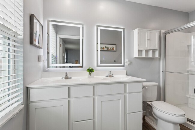 Building Photo - 4 Bedroom / 2.5 Bathroom - Marquis Hills