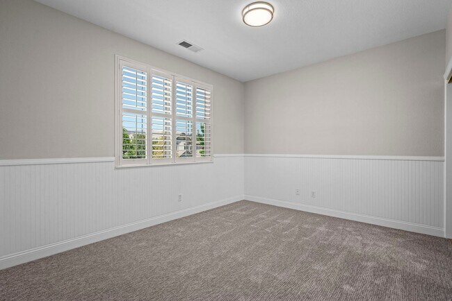 Building Photo - Stunning Like New South Reno 4 Bedroom