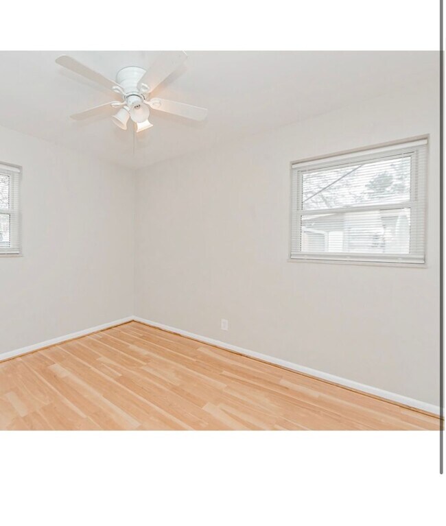 Building Photo - Cozy 3 Bedroom / 1 Bath Home For Rent In C...