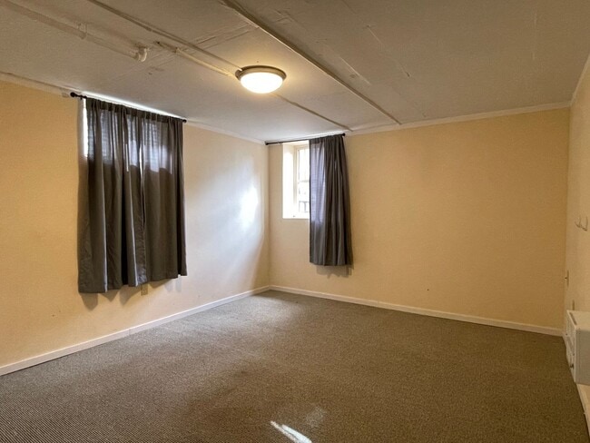 Building Photo - CLICK "REQUEST A TOUR" NOW!