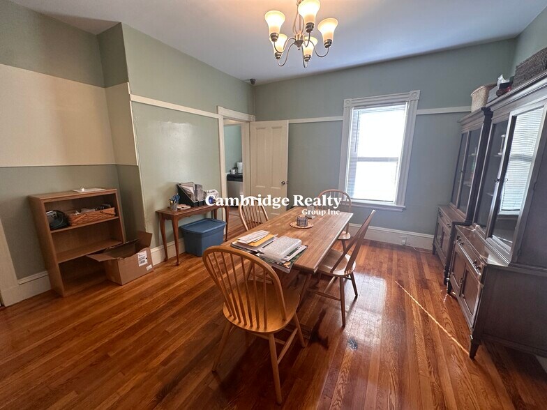 Building Photo - 374 Highland Ave