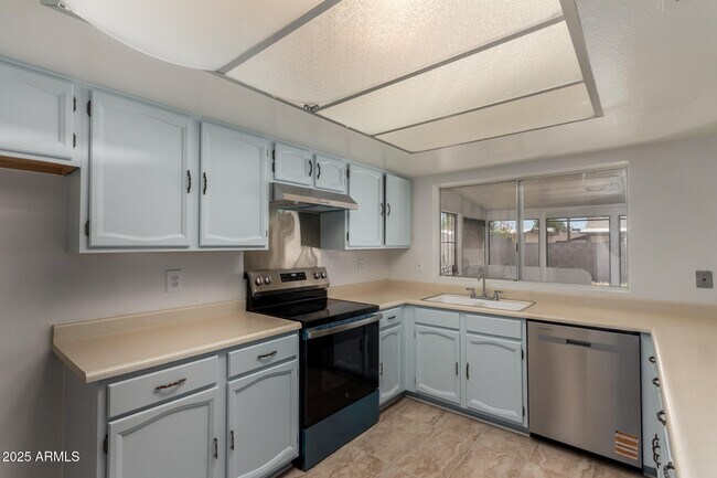 Building Photo - 5809 W Yucca St