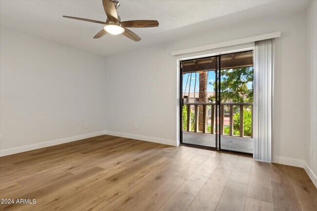 Building Photo - 8649 E Royal Palm Rd