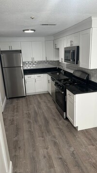 Building Photo - Newly Renovated 2 BR unit in Billerica