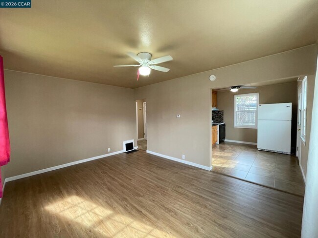 Building Photo - 25 Baldwin St