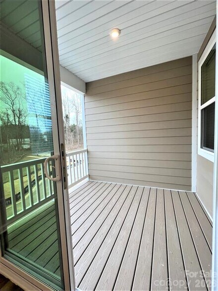 Building Photo - 16628 Summers Walk Blvd