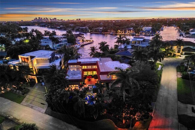 Building Photo - 2035 NE 31st Ave