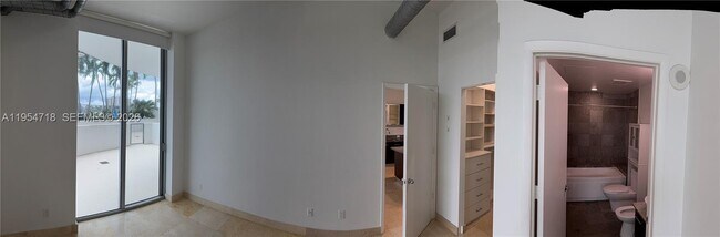 Building Photo - 3029 NE 188th St