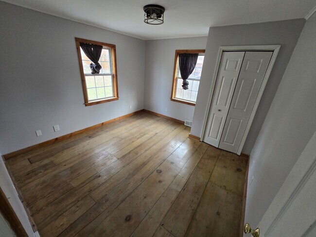 Building Photo - 205 Elmbrook Dr