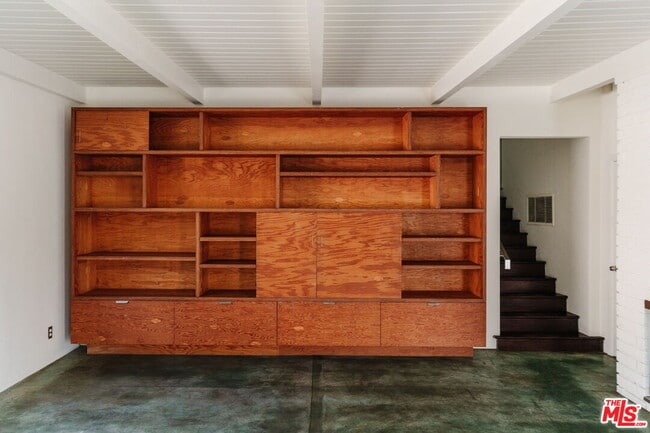 Building Photo - 2042 Sanborn Ave