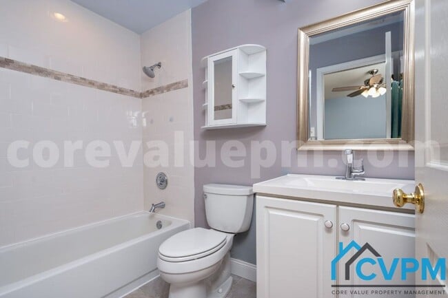 Building Photo - 1009 Howard Grove Ct