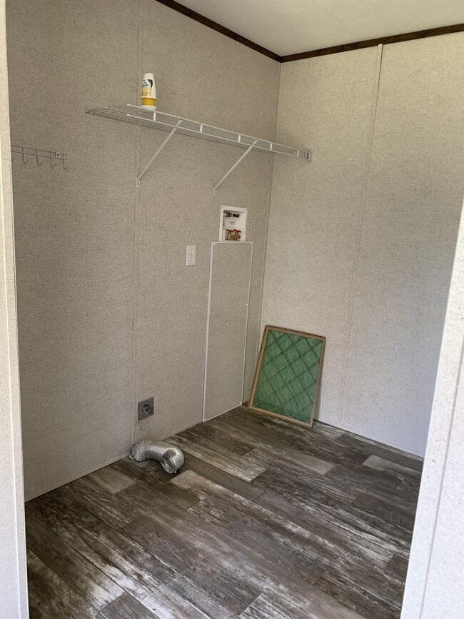 Building Photo - 100 Bristol St