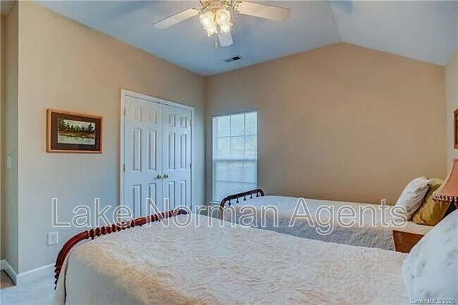 Building Photo - 17033 Calton Way Rd