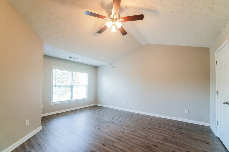 Building Photo - 216 Winterbury Dr