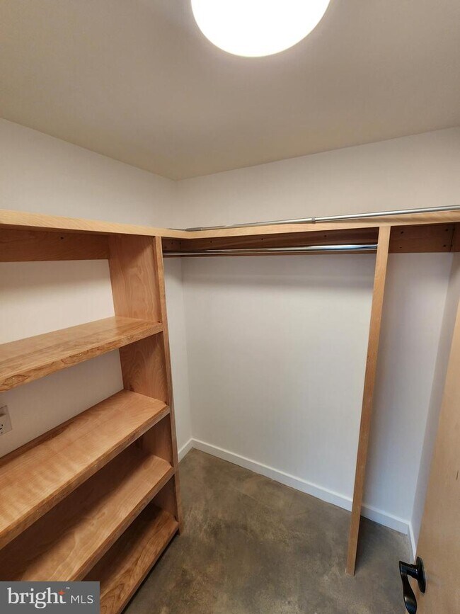 Building Photo - 1048 Prospect St