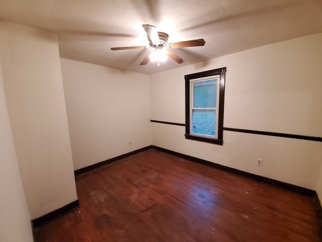 Building Photo - 1137 Oakleaf Dr