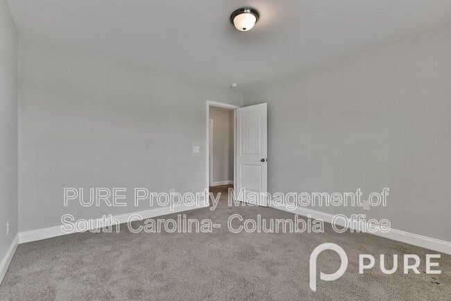 Building Photo - 1074 Acacia Ln