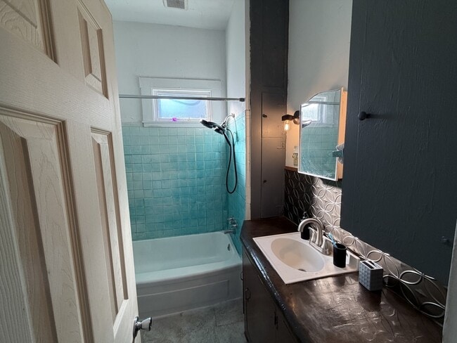 Building Photo - 918 Lafayette Ave