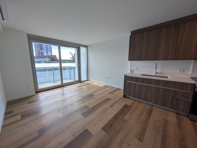 Building Photo - The Park on Keeaumoku brand new studio apartment