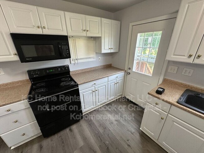 Building Photo - 4116 Springfield St