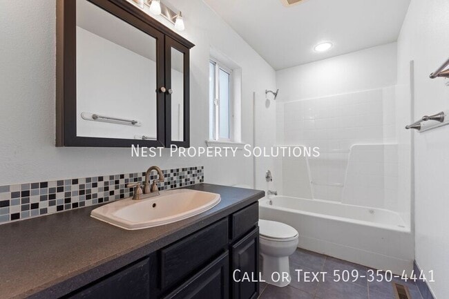 Building Photo - 1038 S Skyline Dr