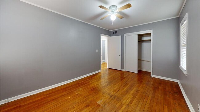 Building Photo - 1117 Newton St