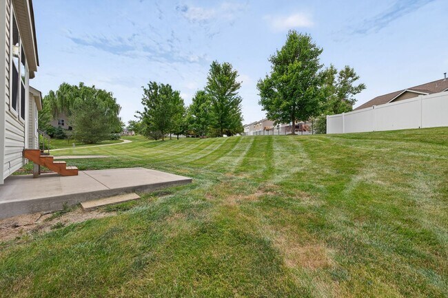 Building Photo - Charming 3-bedroom, 2-bath townhouse