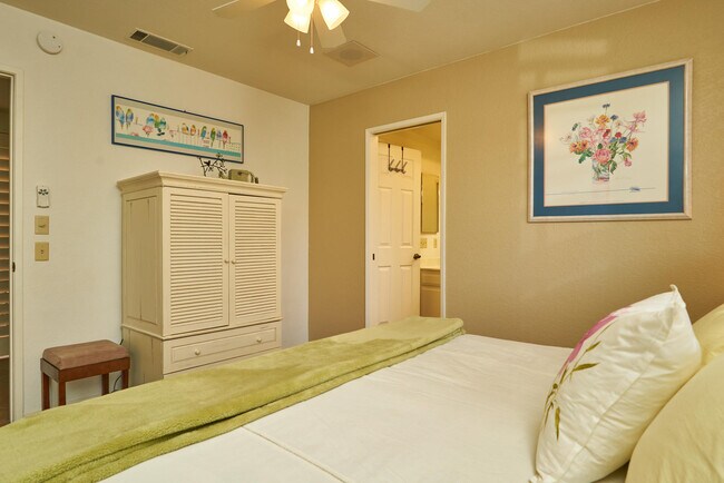 Building Photo - 25 Joya Dr