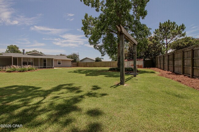 Building Photo - 115 Circle Dr