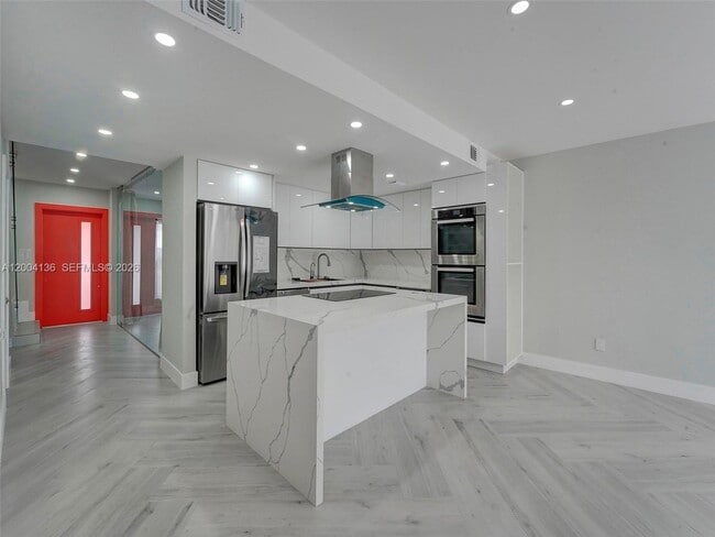 Building Photo - 3744 NE 167th St