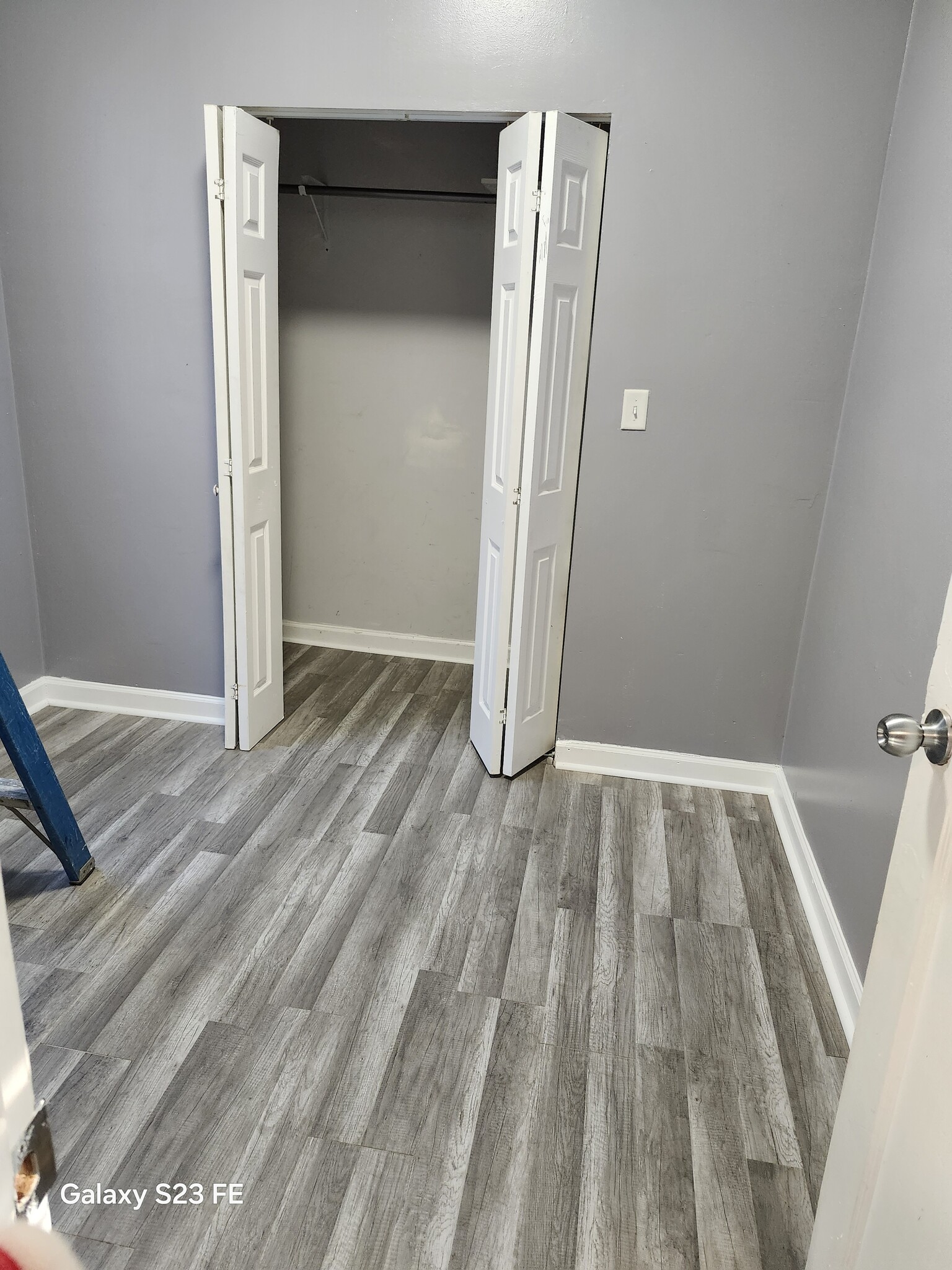 Building Photo - 4644 W Gladys Ave