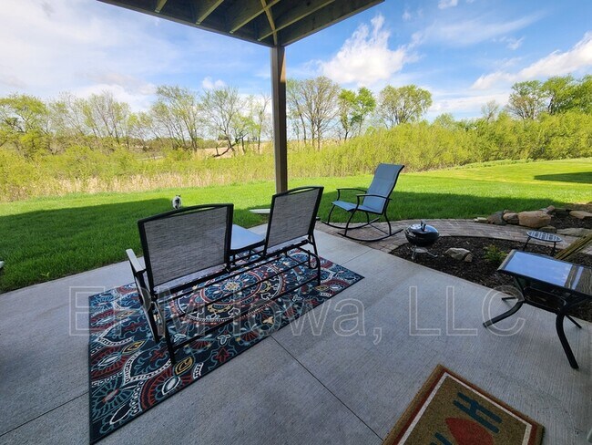 Building Photo - 114 Dogwood Ln