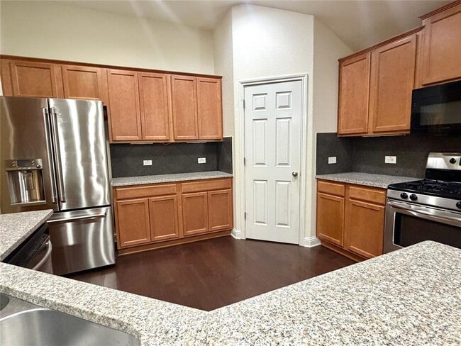 Building Photo - 718 Ann Taylor Dr