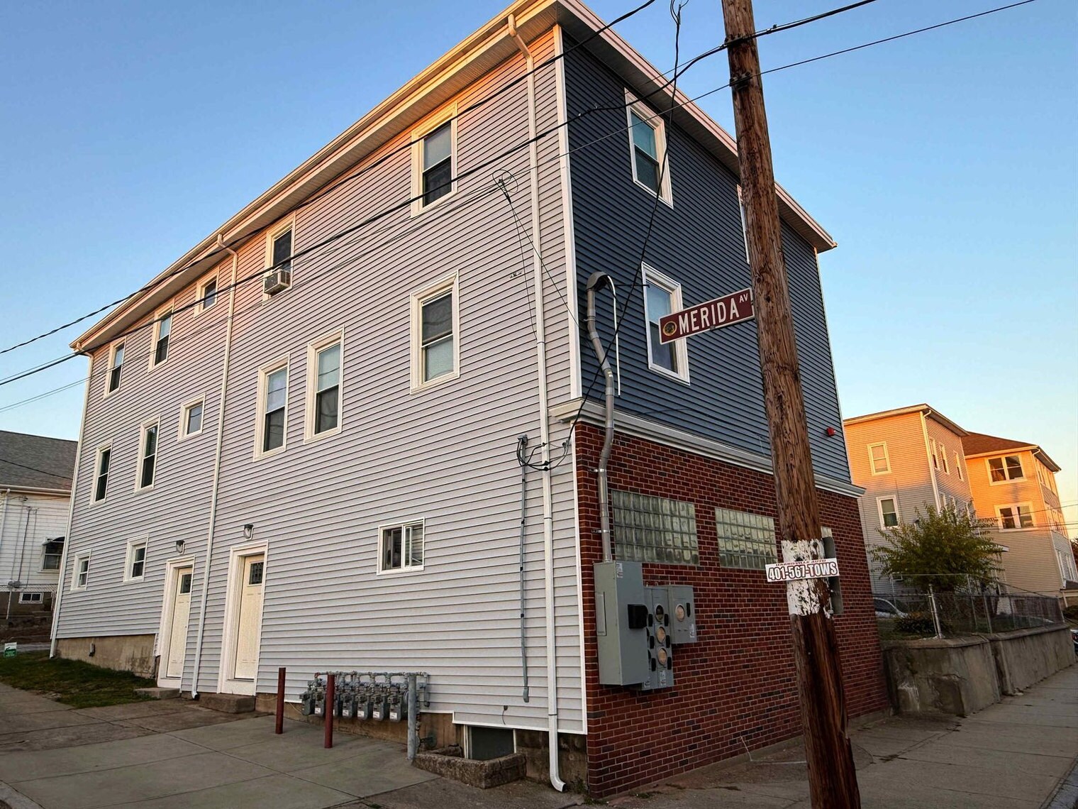 Building Photo - 508 Elm St