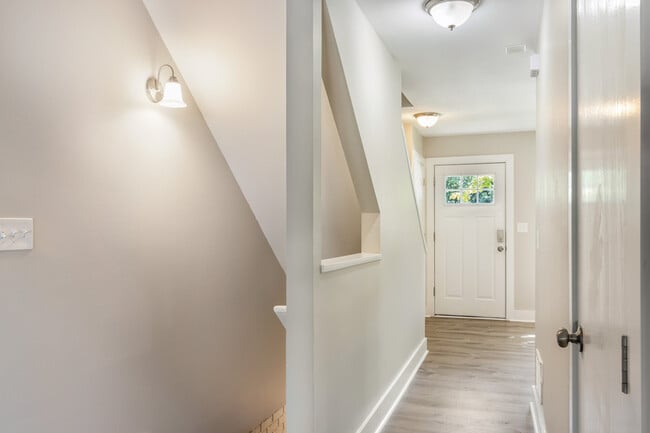 Building Photo - 533 Misty Meadow Blvd