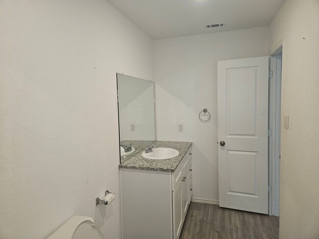 Building Photo - 4 Bedroom with 2 car garage