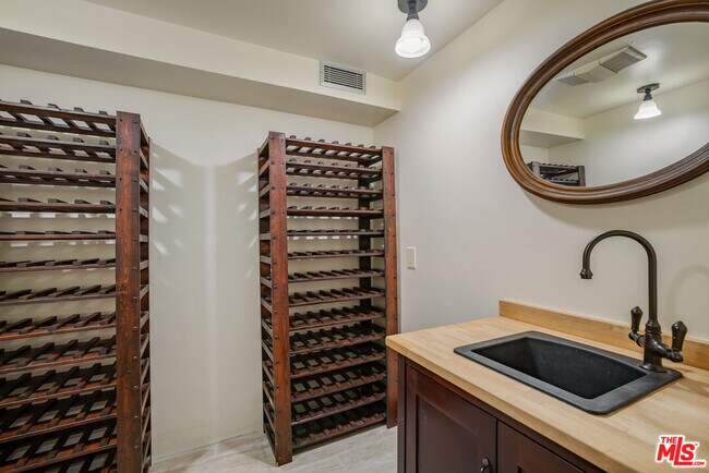 Building Photo - 620 Resolano Dr