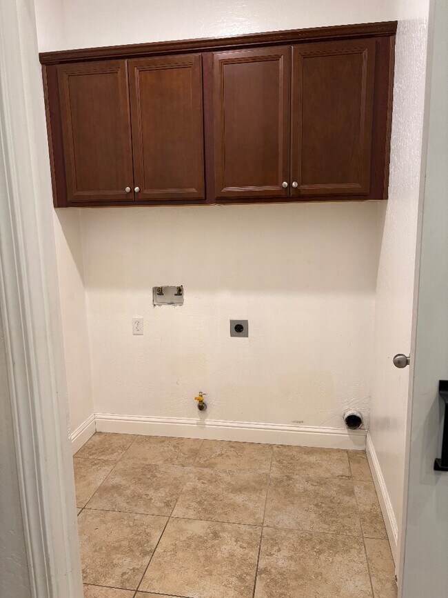 Building Photo - 3806 N Alamos Ave