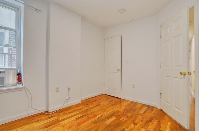Building Photo - 236 Van Horne St