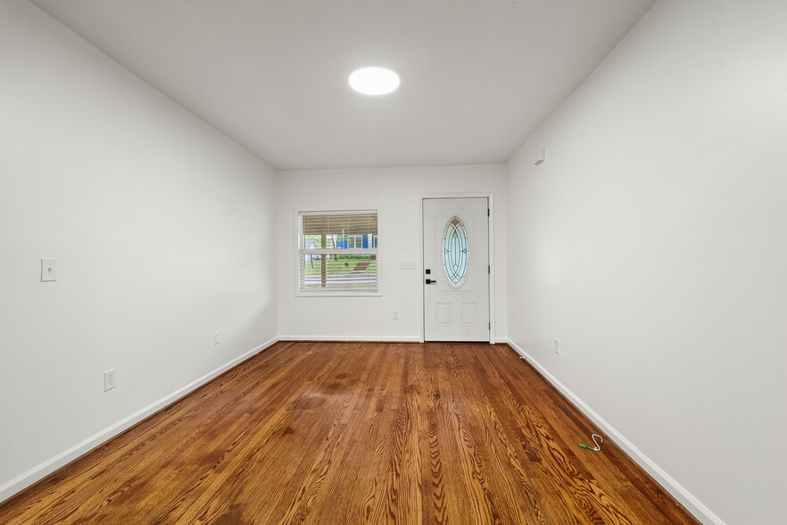 Building Photo - 1425 Stainback Ave
