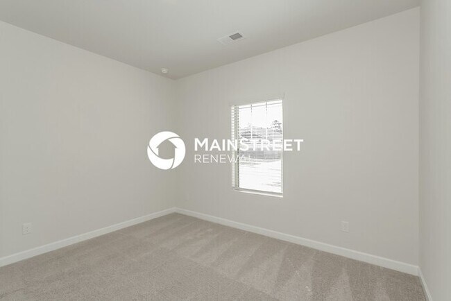 Building Photo - 3 Bedroom Pet-Friendly Home in Charlotte, NC with Main Street Renewal