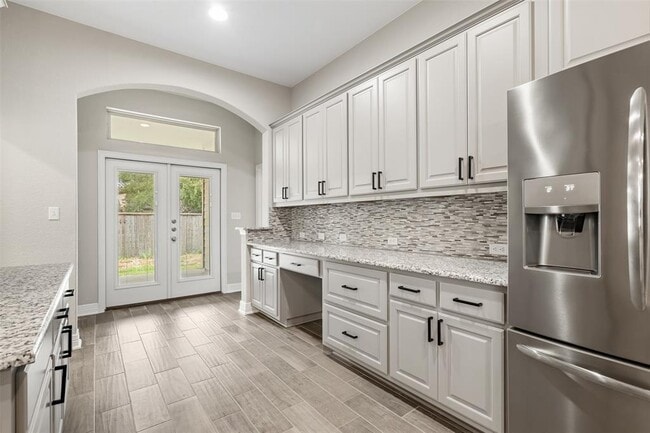 Building Photo - 385 Bonnet Blvd