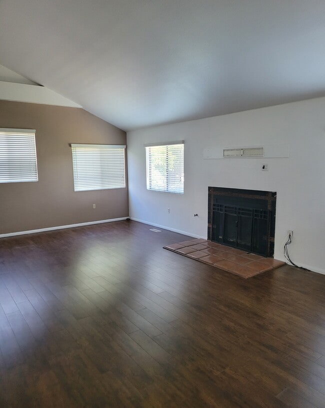 Building Photo - 309 Sea Vale St