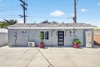 Building Photo - Unit