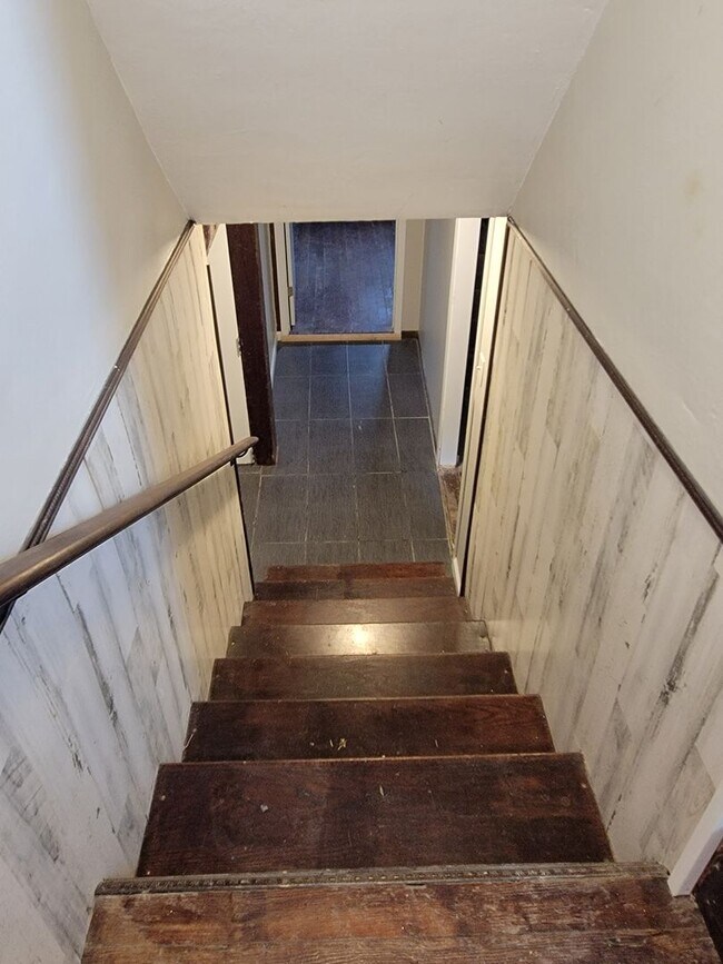 Building Photo - 704 S Kimball St