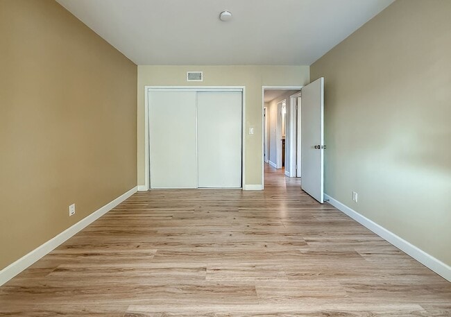 Building Photo - 1251 Buckingham Dr